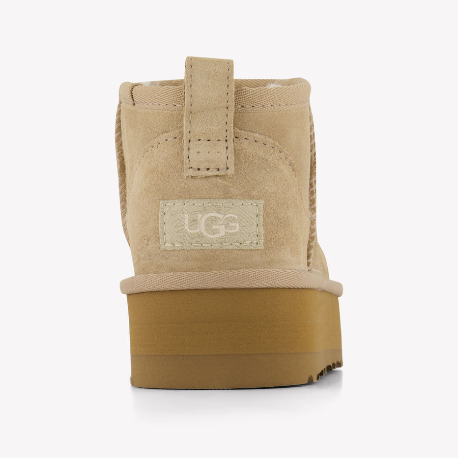 UGG Mädchen Stiefel rein Sand