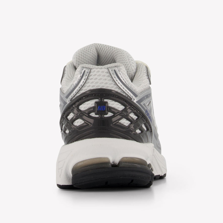 New Balance Unisex Sneakers In Silber