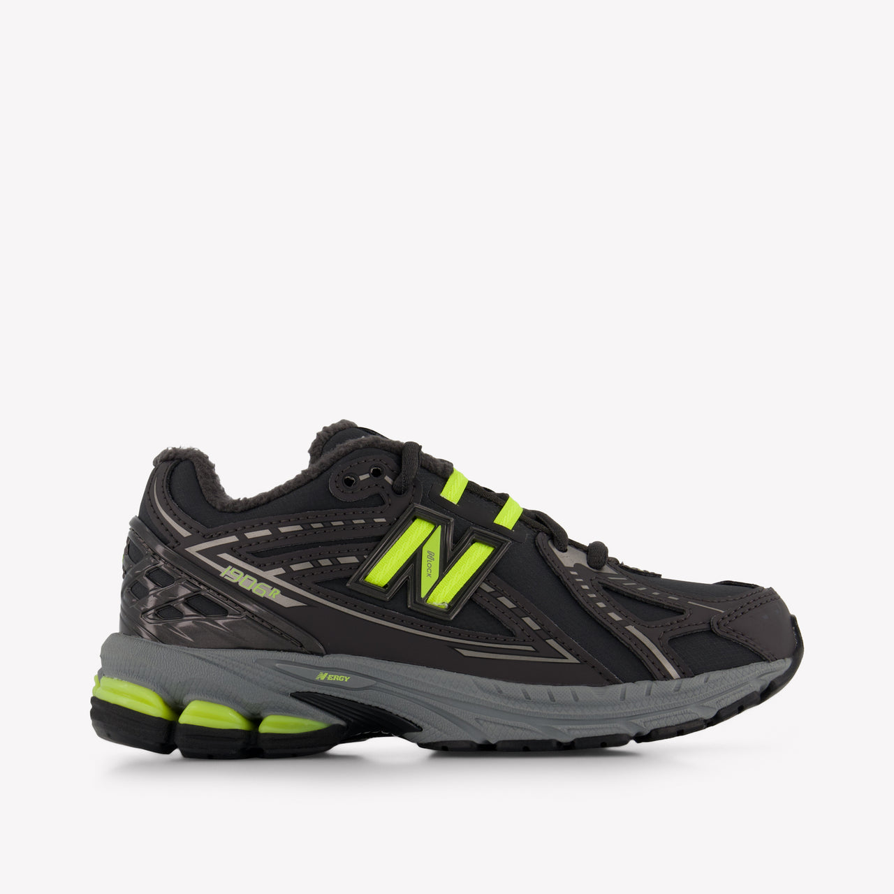 New Balance Unisex Sneakers In Black