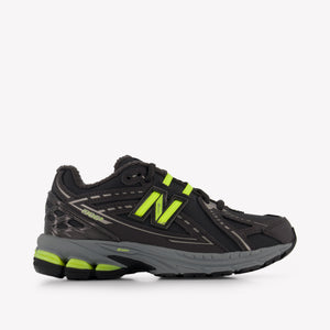 New Balance Unisex Sneakers In Black