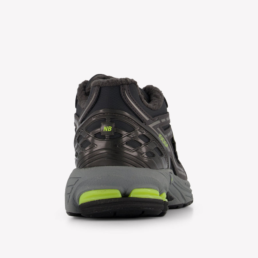 New Balance Unisex Sneakers In Black