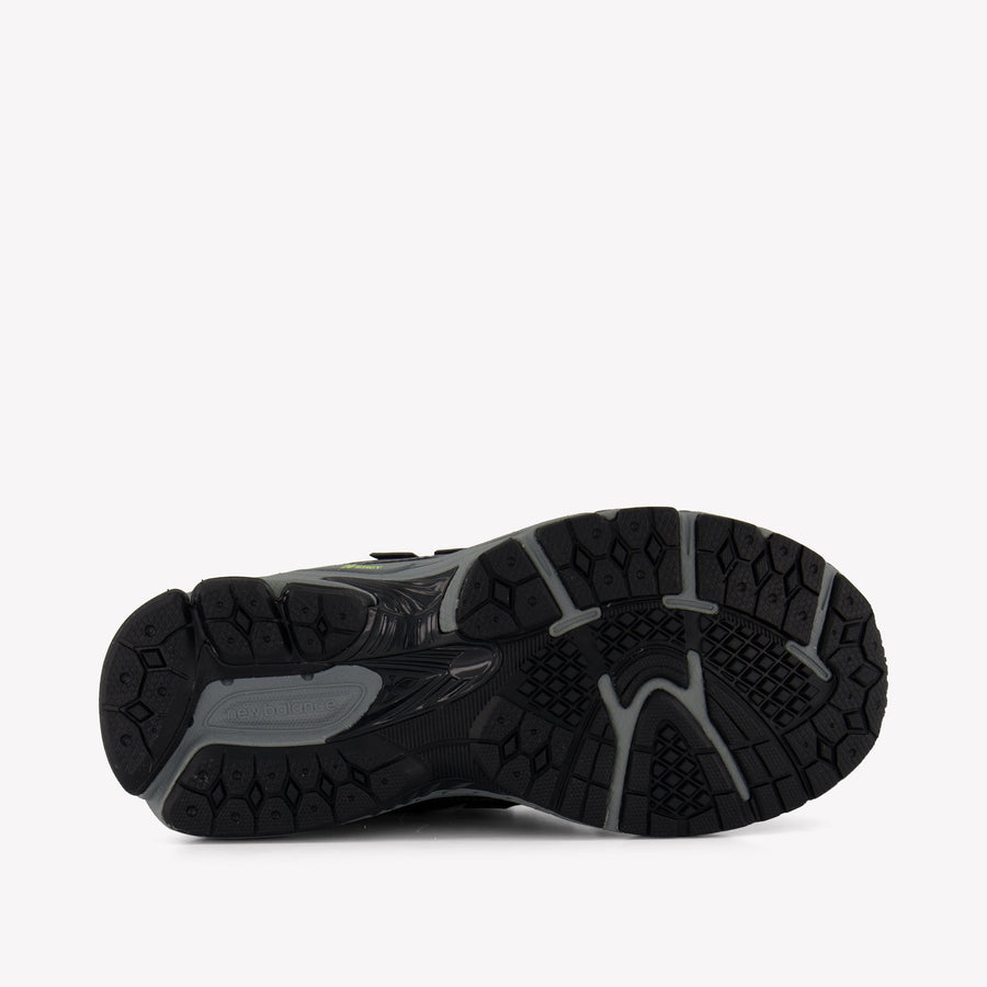 New Balance Unisex Sneakers In Black