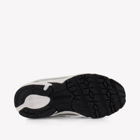 New Balance Unisex Sneakers In Grauweiß