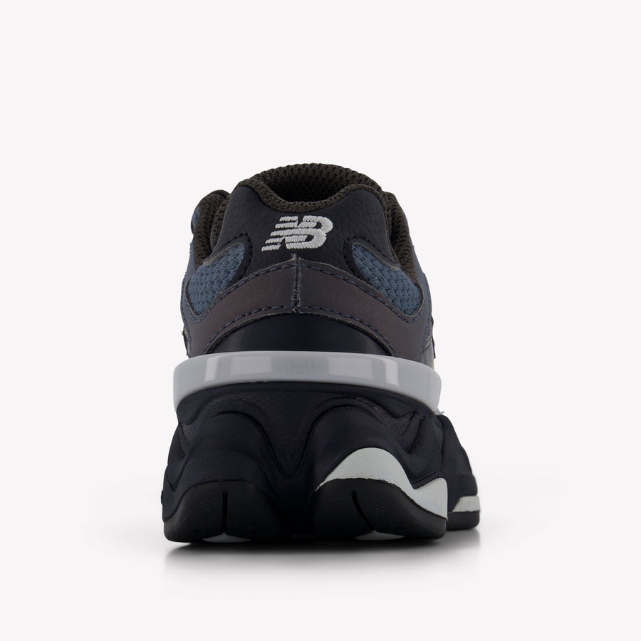 New Balance P9060 Unisexe Baskets dans Gris Foncé