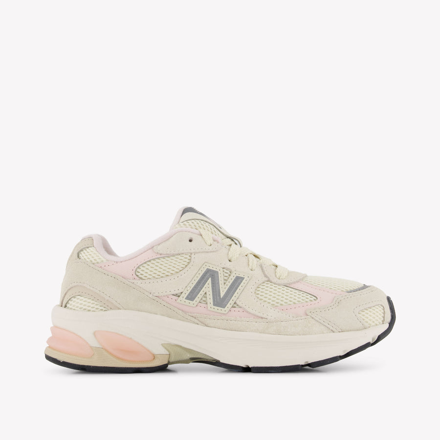 New Balance 2010 Girls Sneakers in Light Pink