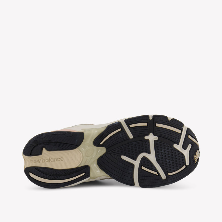New Balance Unisex Sneakers In Hellrosa