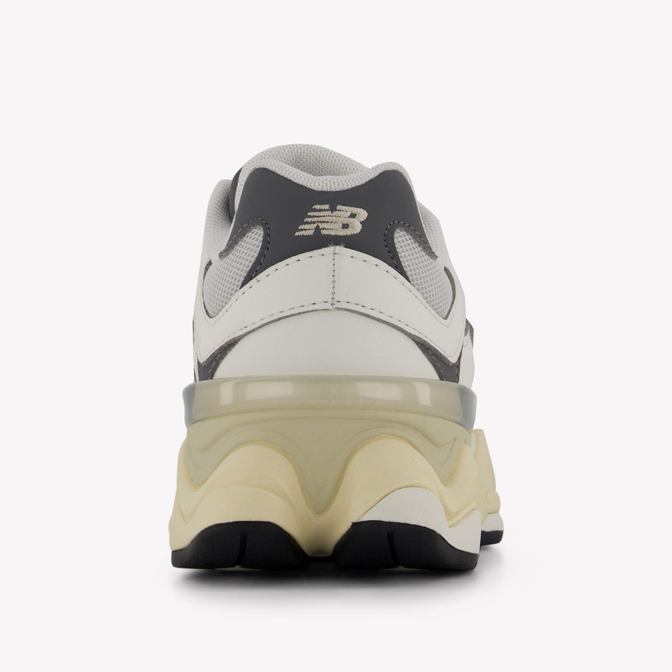 New Balance 9060 Unisexe Baskets en blanc