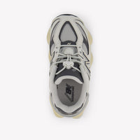 New Balance 9060 Unisex Sneaker Off White