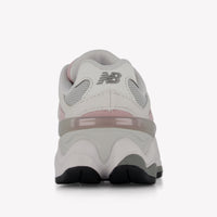 New Balance 9060 Filles Baskets Rose Léger