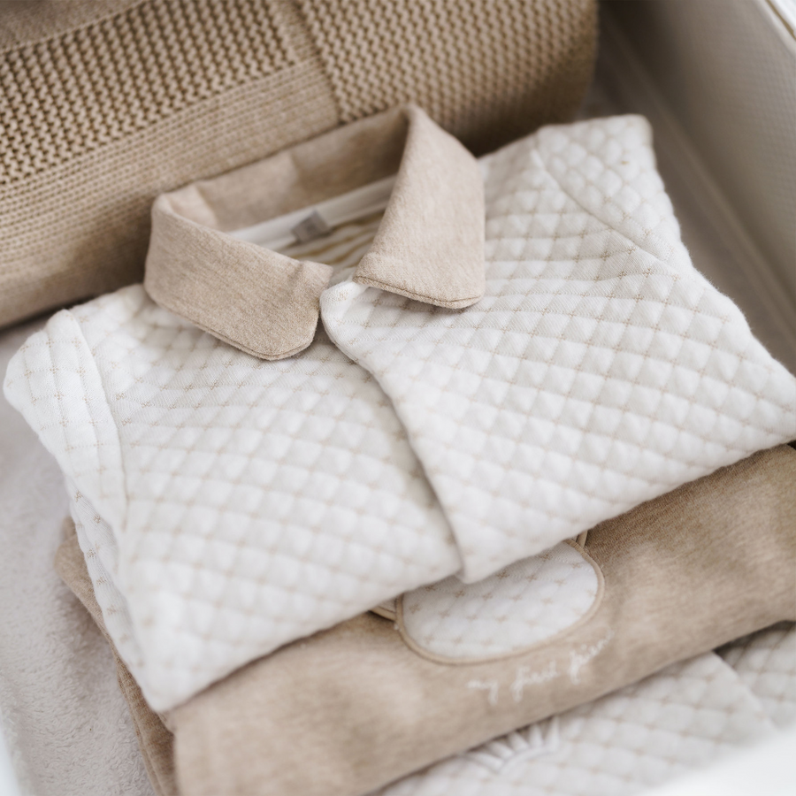 First Bebé Unisex Traje de caja Blanco