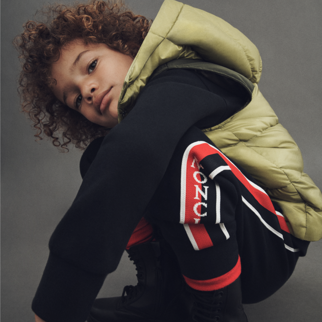 Moncler 8G00026 899PS kindertrui donker groen Superstellar